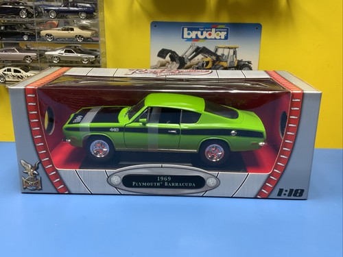 1969 Plymouth Barracuda 1/18シルバー　稀少品 s-l400.jpg