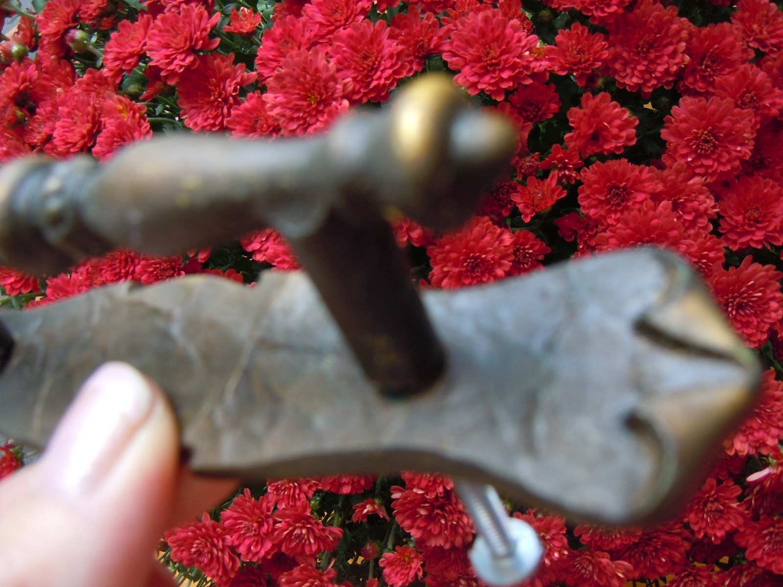 BRASS DRAWER PULLS, SCREWS & PLATES, VINTAGE 70'S~ INV#1015