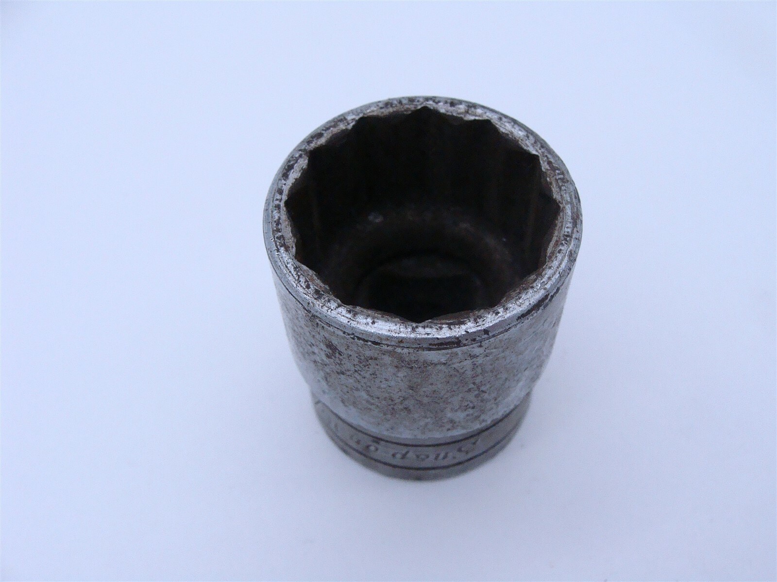 Snapon 1/2" Drive 12 Point 15/16" Shallow Flank Drive Socket Sw301