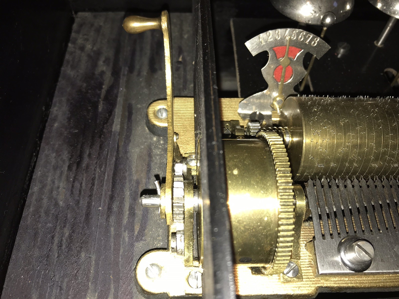 ANTIQUE 8 AIRS WORKING SWISS MUSIC BOX WITH BELLS 19th Century (RECONDITIONED)