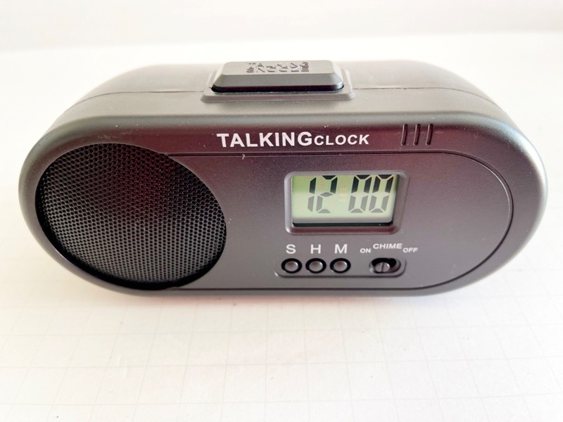 TALKING ENGLISH HUMAN VOICE SPEAKING Battery Power Snooze Alarm Clock