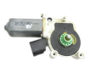 BMW E61 530d 04-07 Kombi Fensterhebermotor Rechts Vorne BMW E61 530d 04-07 31.03.2005 6981142 67626981142... Vorschau 1