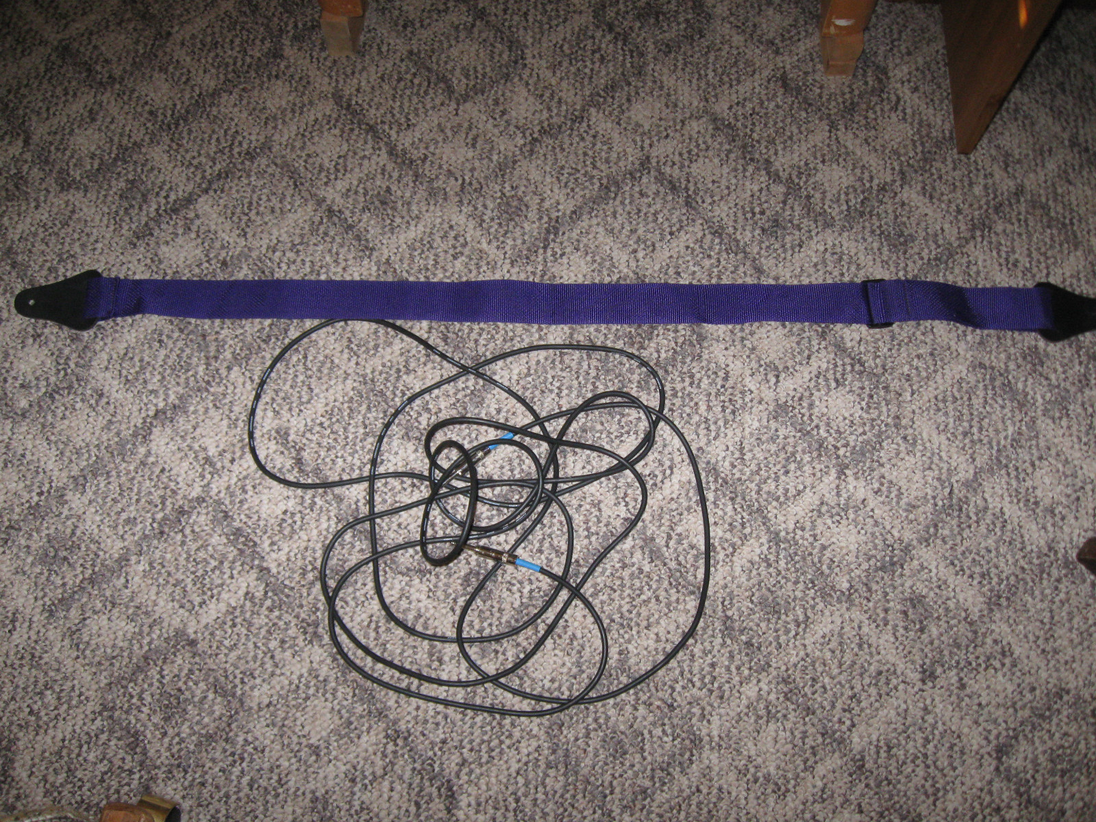 Fort Bryan Guitar Strap plus approx. 19 ft. Samson Low Noise Instrumental Cable