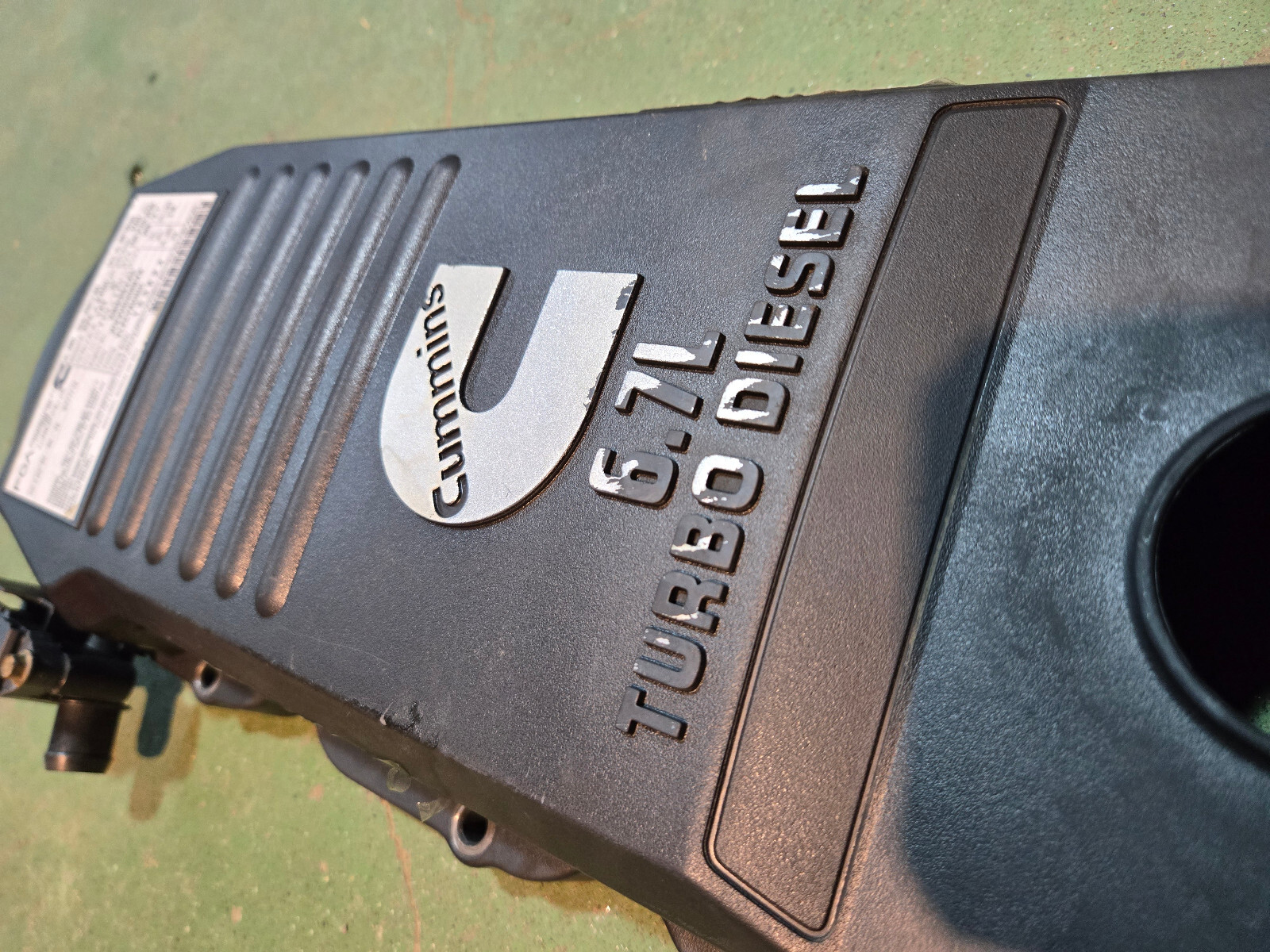 6.7l cummins upper valve cover 5446599 - Picture 3 of 11