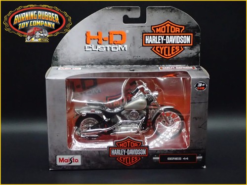 Harley-Davidson FLSTS 1:10 白赤 ① Maistno 2010 Harley-Davidson® FLSTN - Softail® Deluxe | Lawless