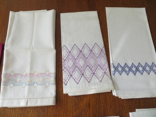 Lot of 7 Vintage Guest Hand Boudoir Towels Swedish Huck Embroidery UNUSED