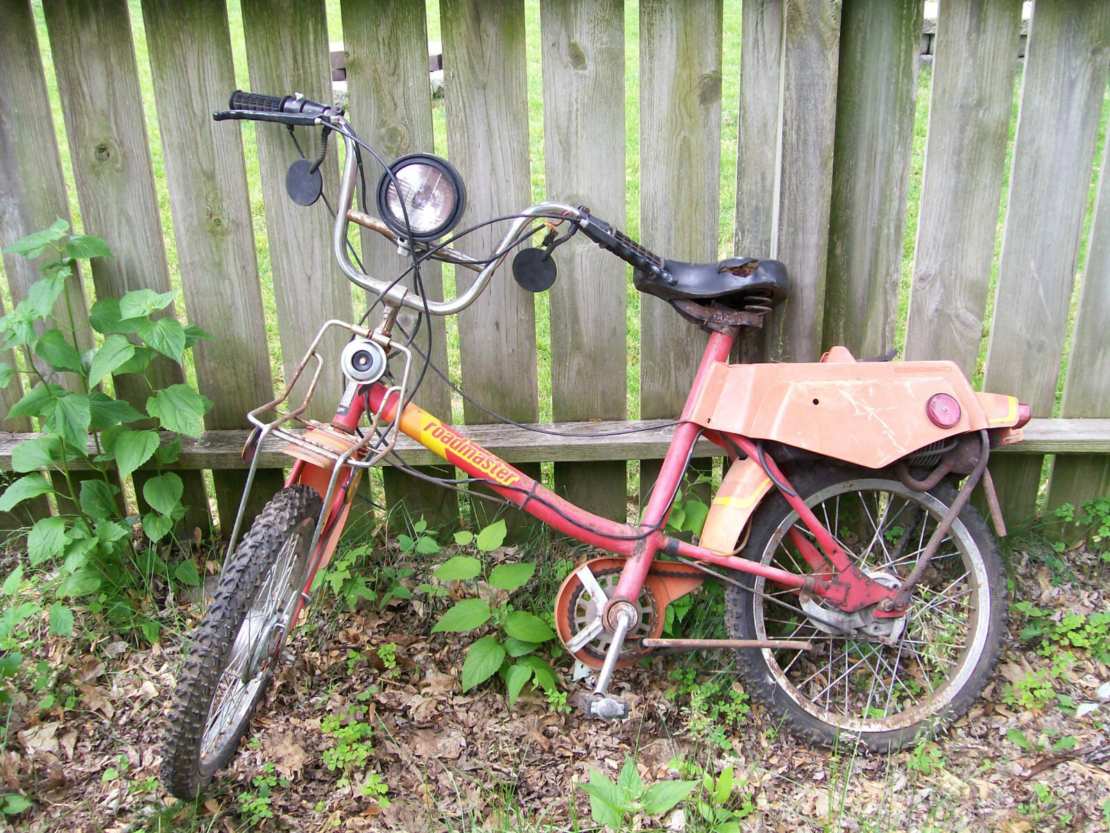 1978 AMF ROADMASTER MOPED, Rusty But Complete, As Shown, AS IS, Parts or Repair