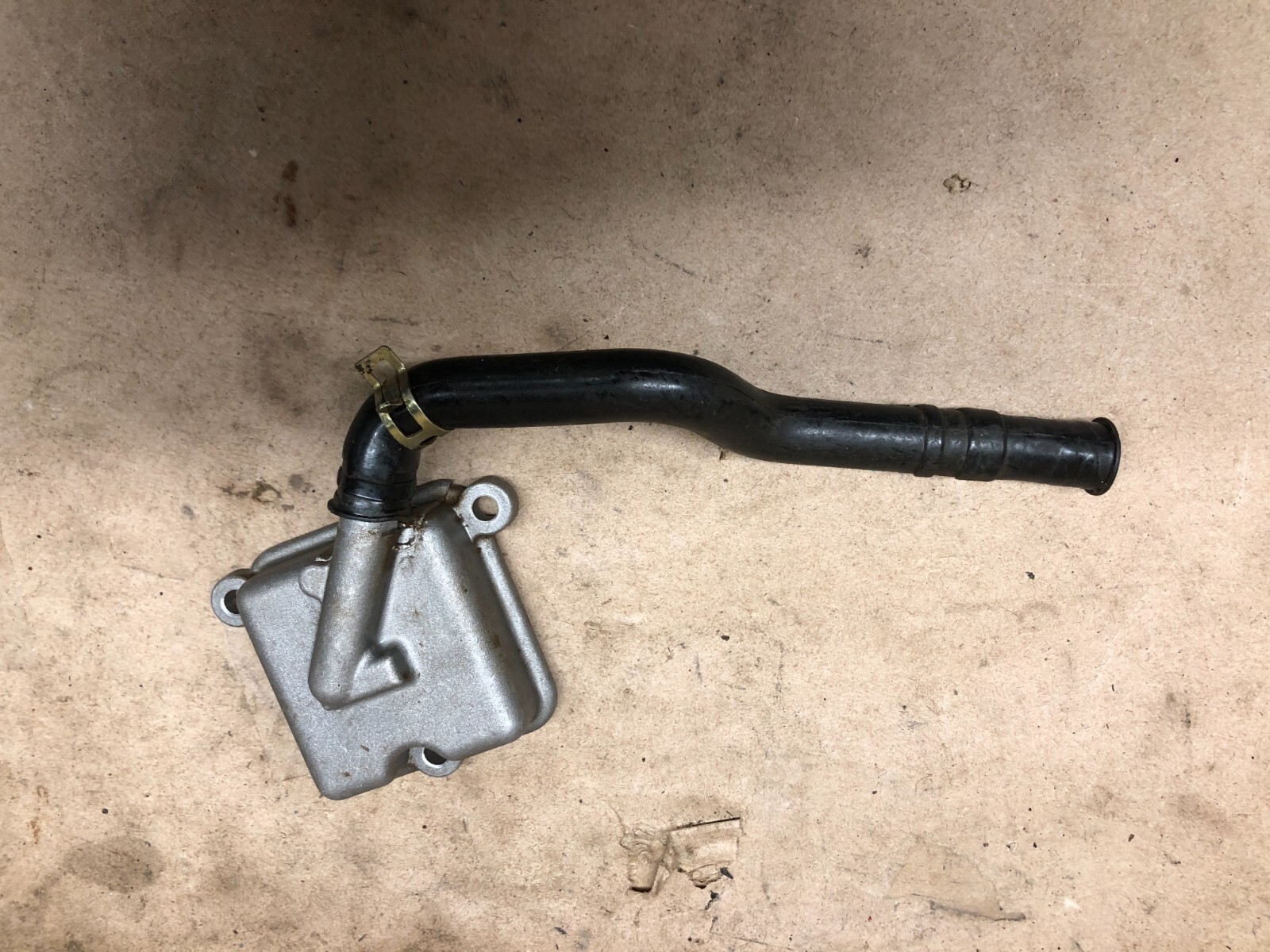 13321 Valve Cover 40CC 4 Cycle From Ardisam Viper Engine
