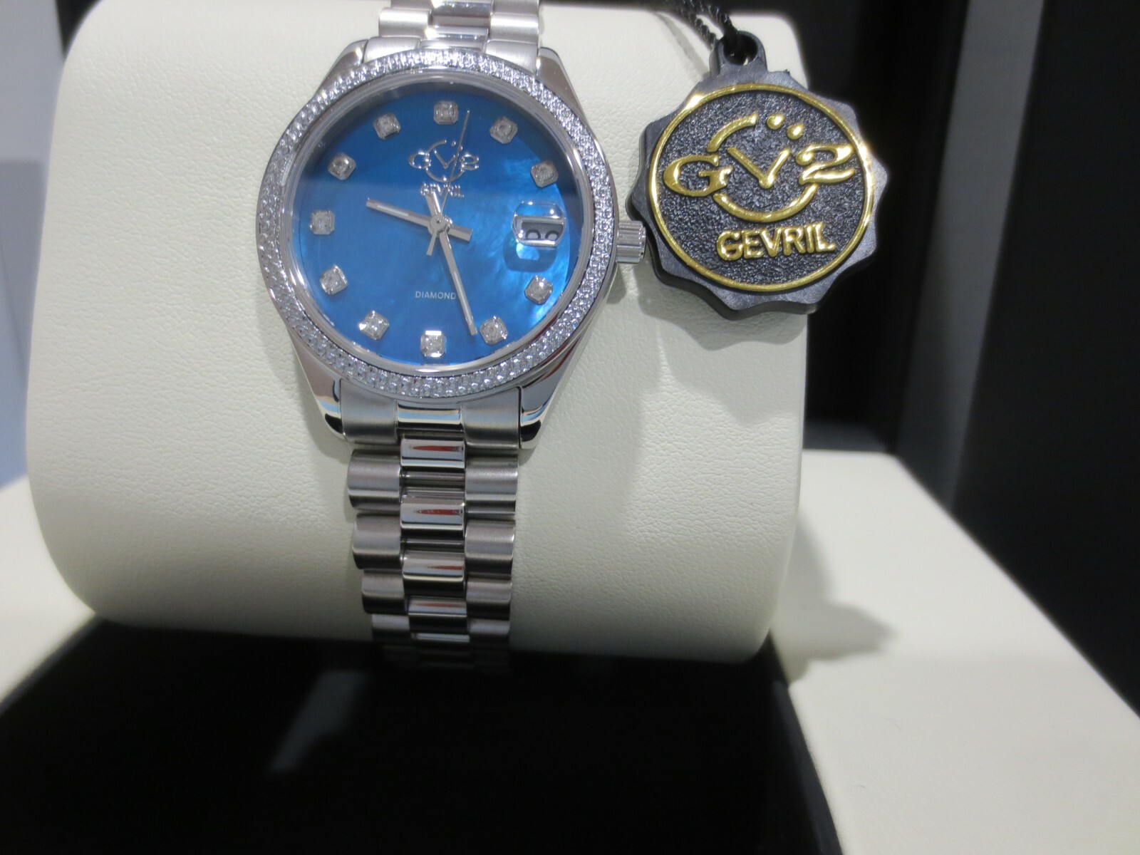 Pre-owned Gv2 By Gevril Women's 12429b Turin Diamond Mop Dial Swiss Quartz Steel Watch