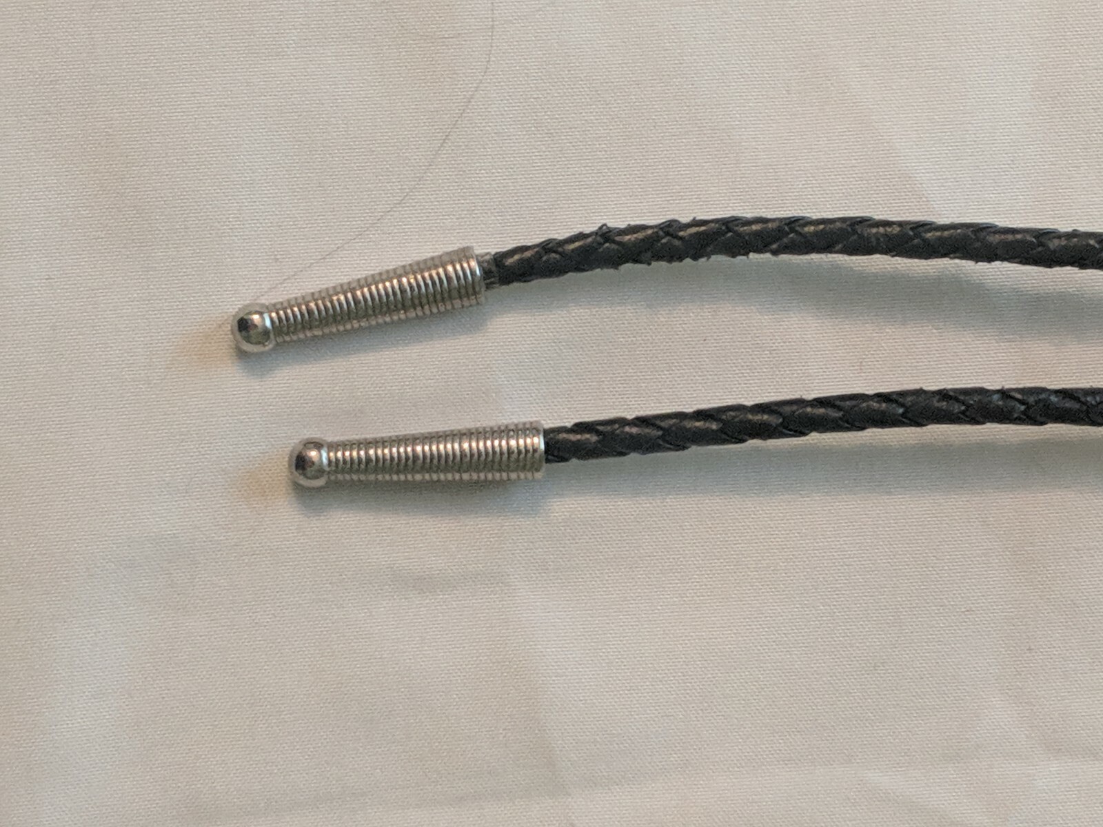 Siskiyou WOLF BOLO Vintage 1990~w/black Braided Leather Chord & Tips