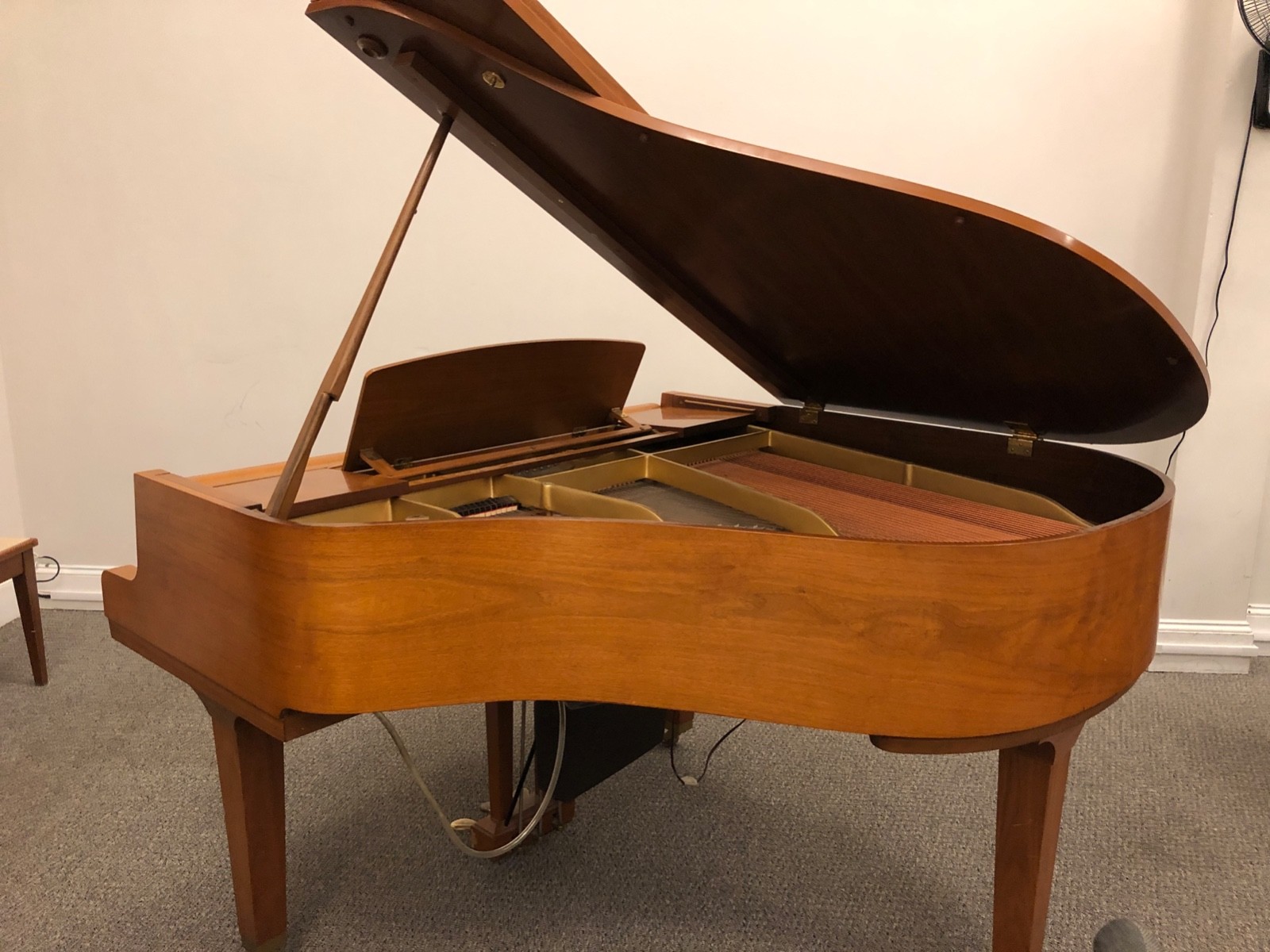 YAMAHA G1 Satin Walnut Baby Grand Piano 5'3