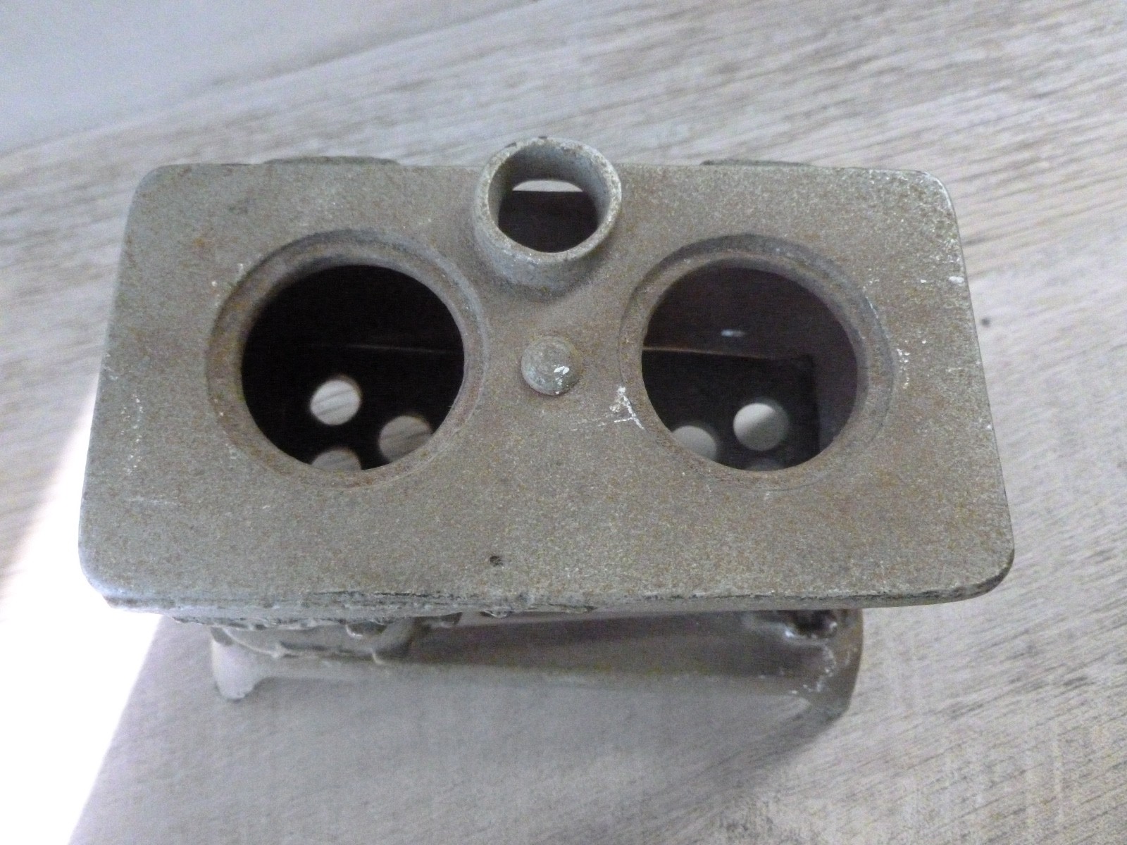 ANTIQUE CHILD'S CAST IRON PLAY  STOVE - Free Shipping