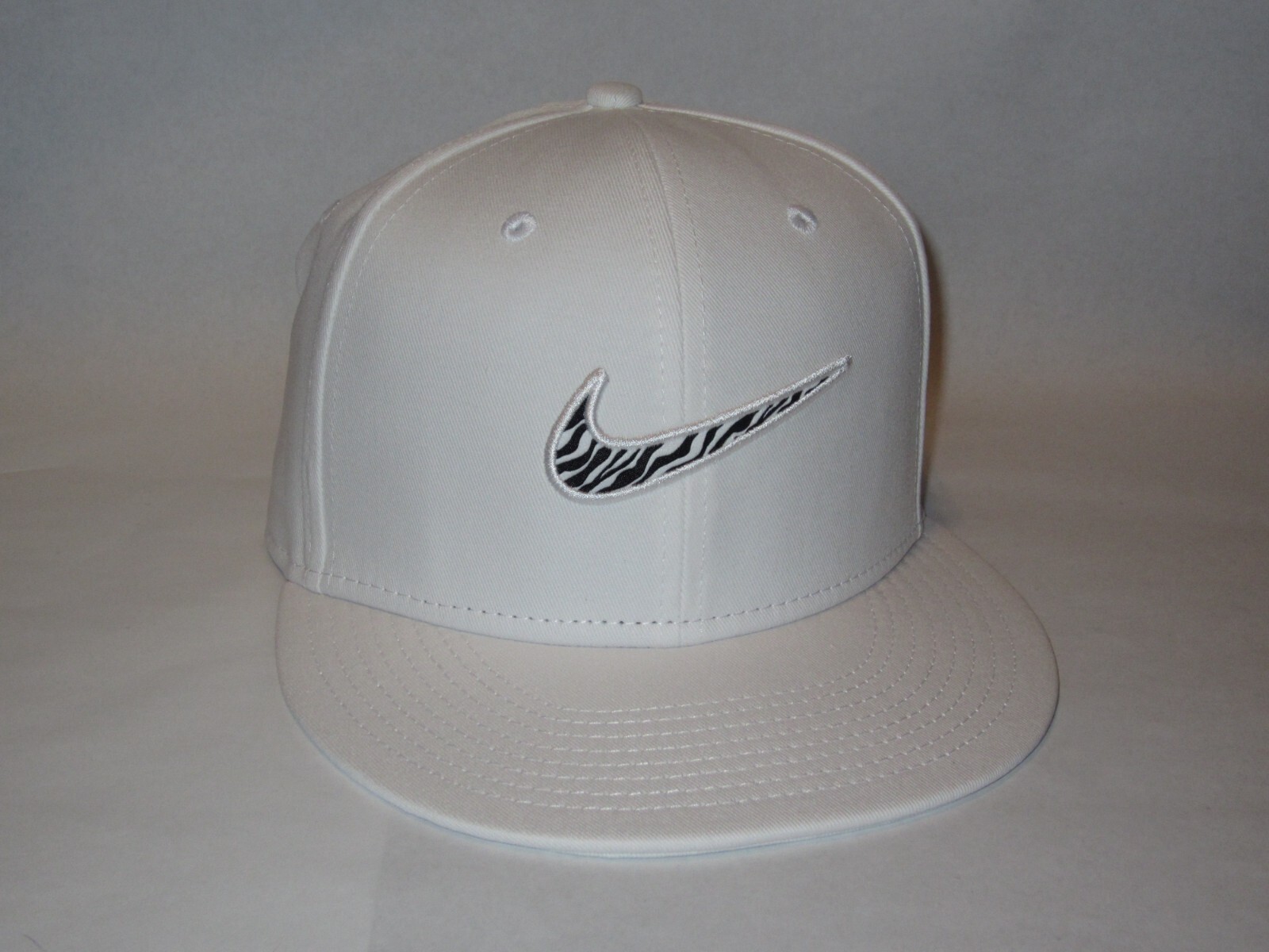 【新品未使用品】KITH❌NEWE9FIFTY SNAPBACK Kith x Nike Lab Zebra Swoosh White Snapback Adjustable Hat