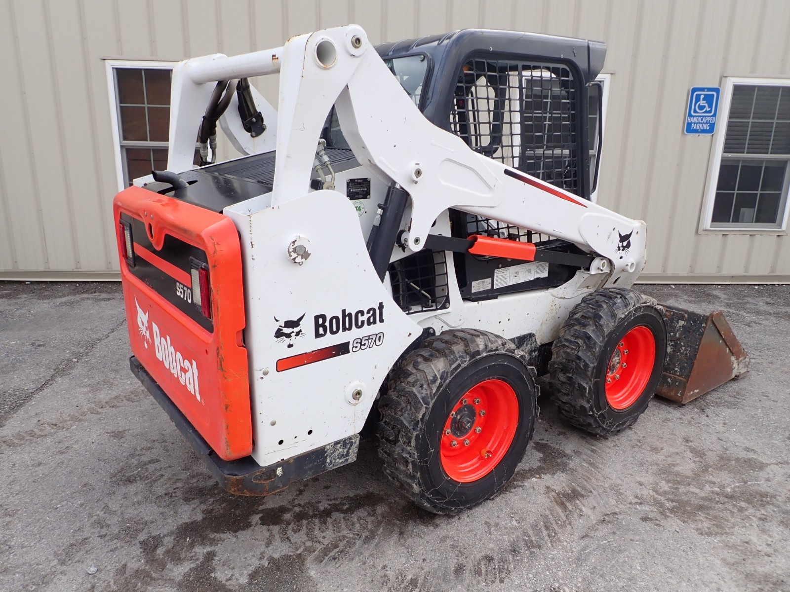 2013 BOBCAT S570 SKID STEER, OROPS, AUX HYDRAULICS, KEYLESS, 61 HP KUBOTA DIESEL