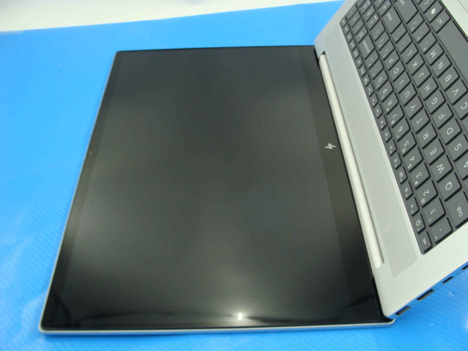 HP Envy 17-da0013dx 17.3" FHD Touch Ultra 7 155H 16GB RAM 1TB SSD Win 11 - Thumbnail 8