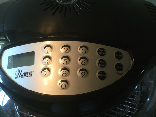 NEW NUWAVE INFRARED OVEN WITH ACCESORRIES MODEL 20354 HEAT BAKE BROIL BBQ