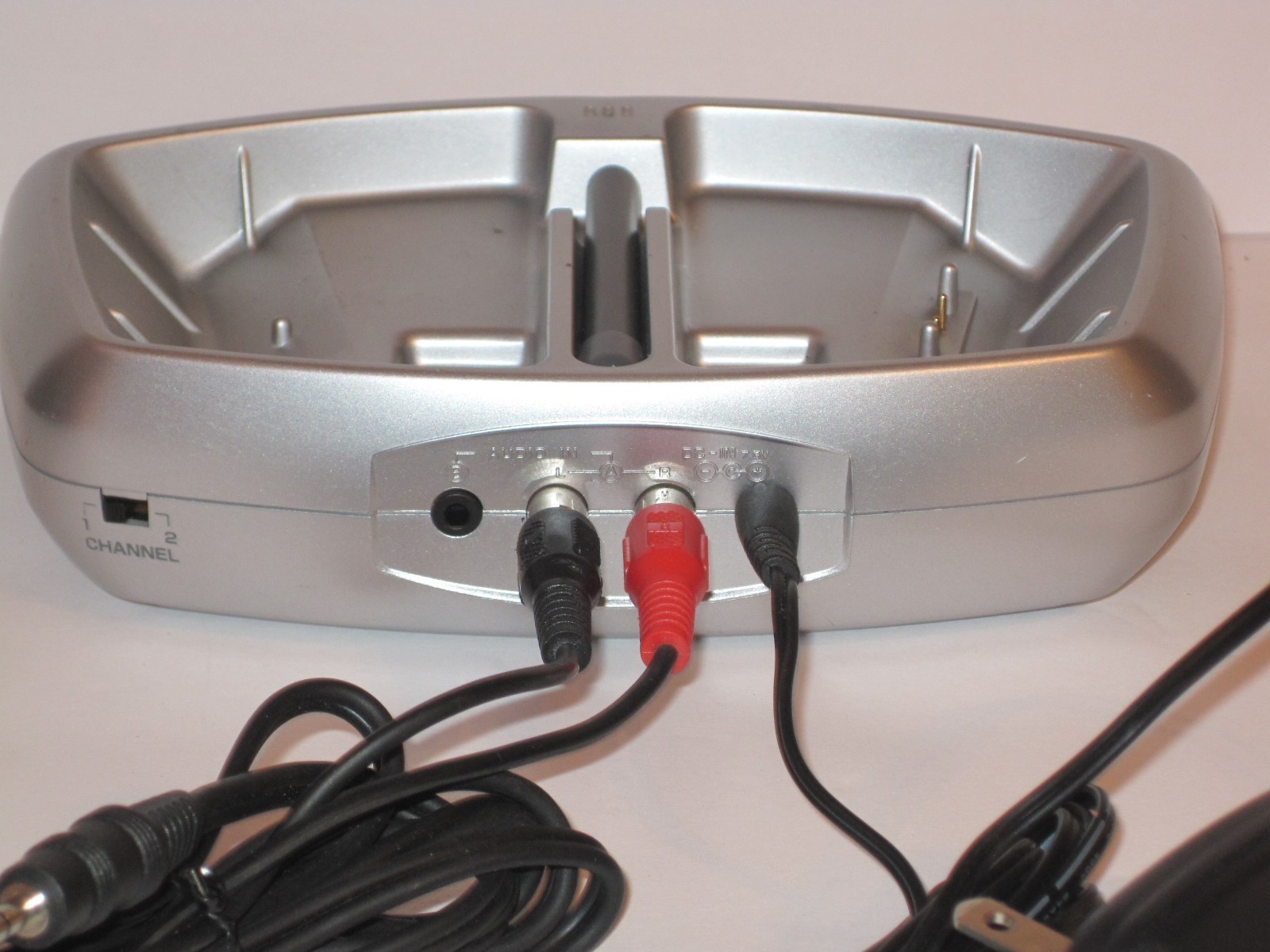 JVC HA-W1000RF 900 MHz FM Transmitter for Wireless Headphones Set