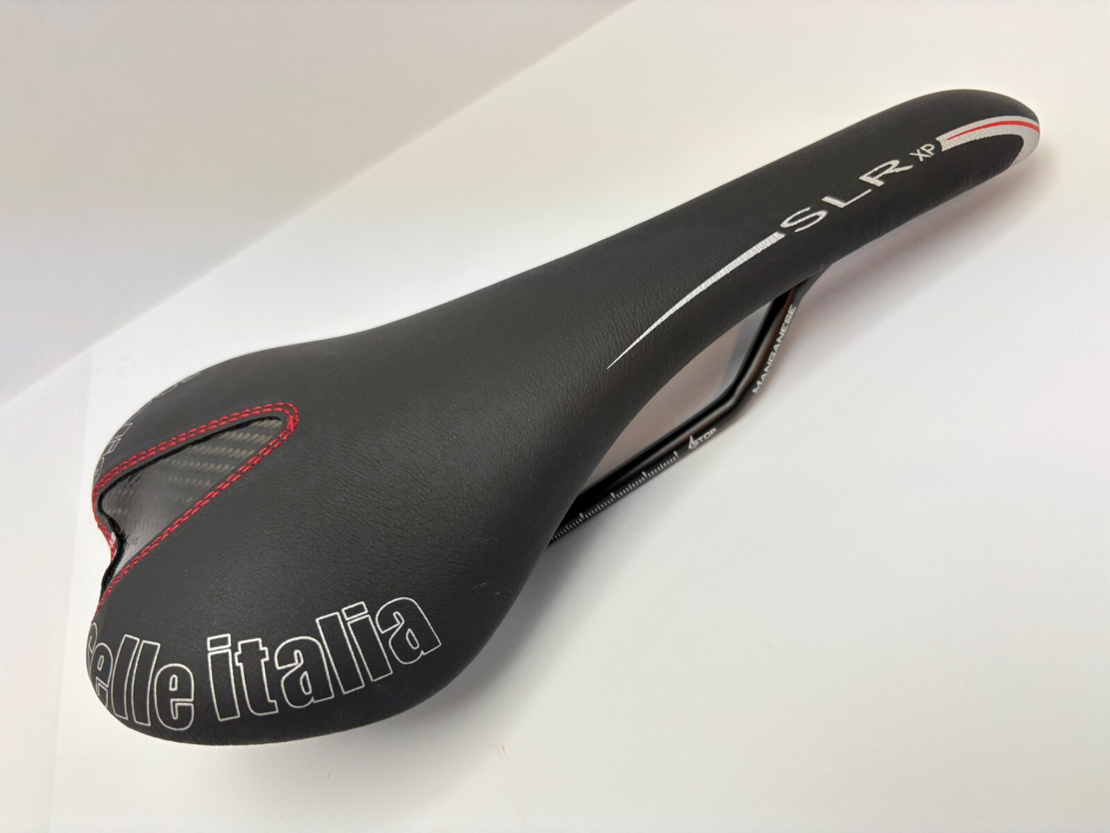 ✴️セライタリア【SLR XP】ネイビー 165g ✴️ Selle Italia