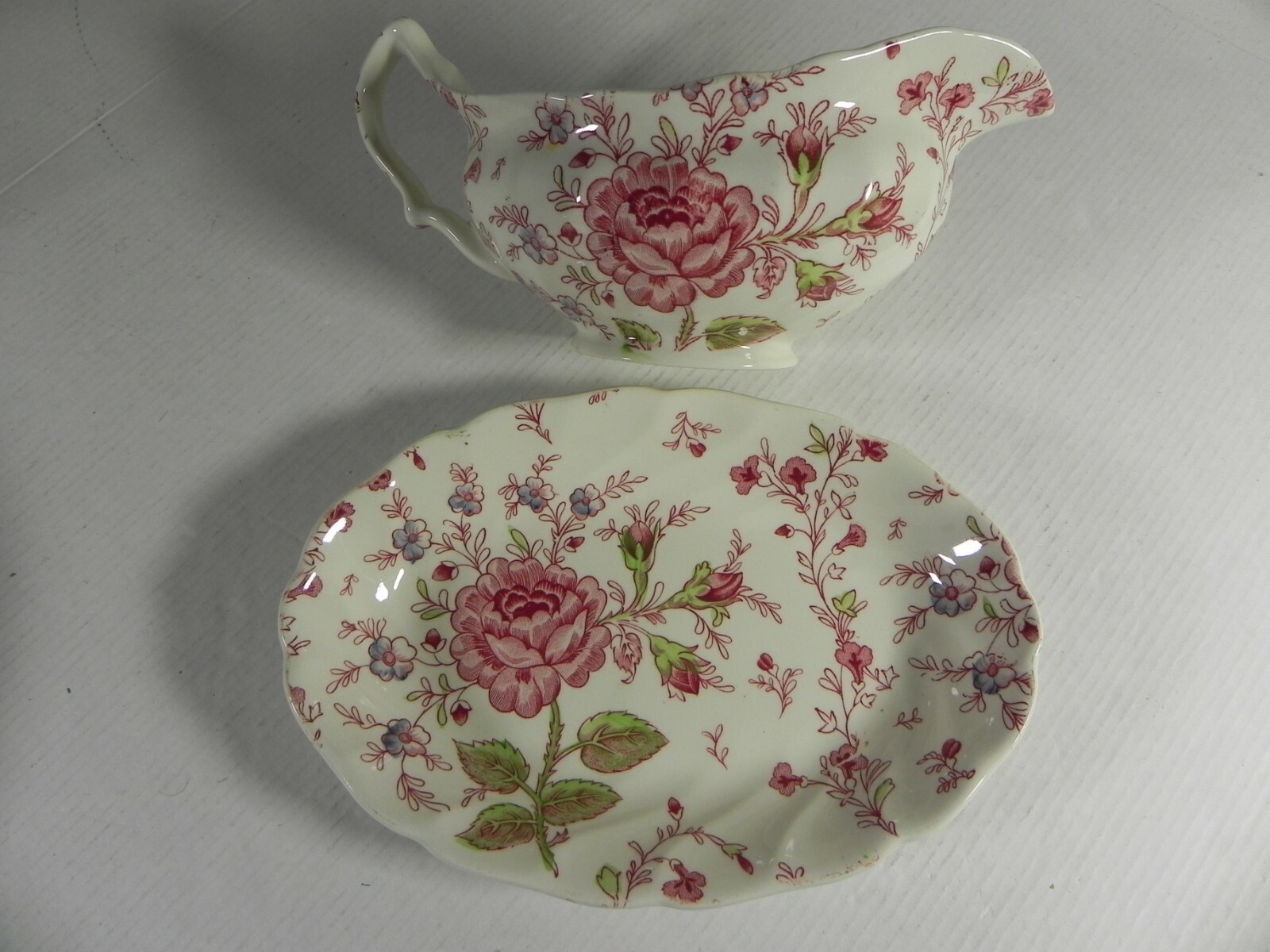 Johnson Bros pink ROSE CHINTZ Handled Gravy Boat w Undlerplate/Liner SUPERB COND