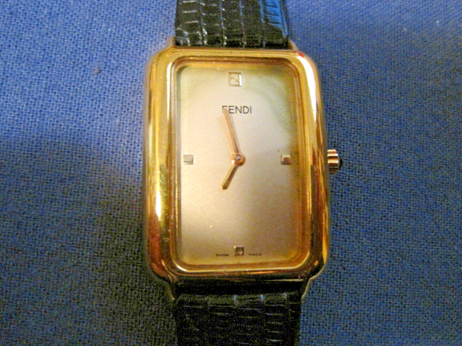 美品 FENDI シェル文字盤 ゴールド ラウンド レディース腕時計 1146