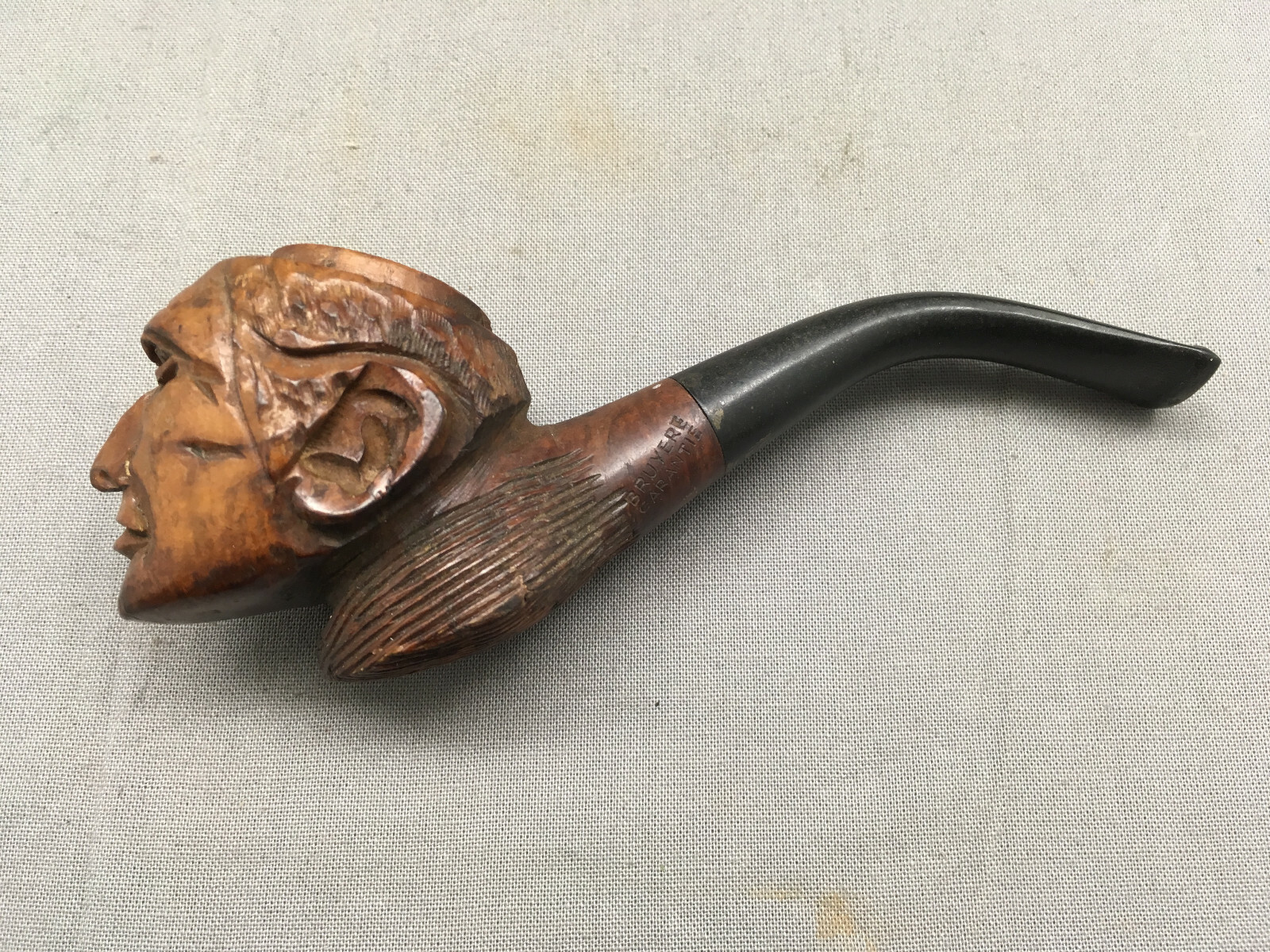 Vintage Bruyere Garantie Carved Face Pipe Briar Wood {DD466}
