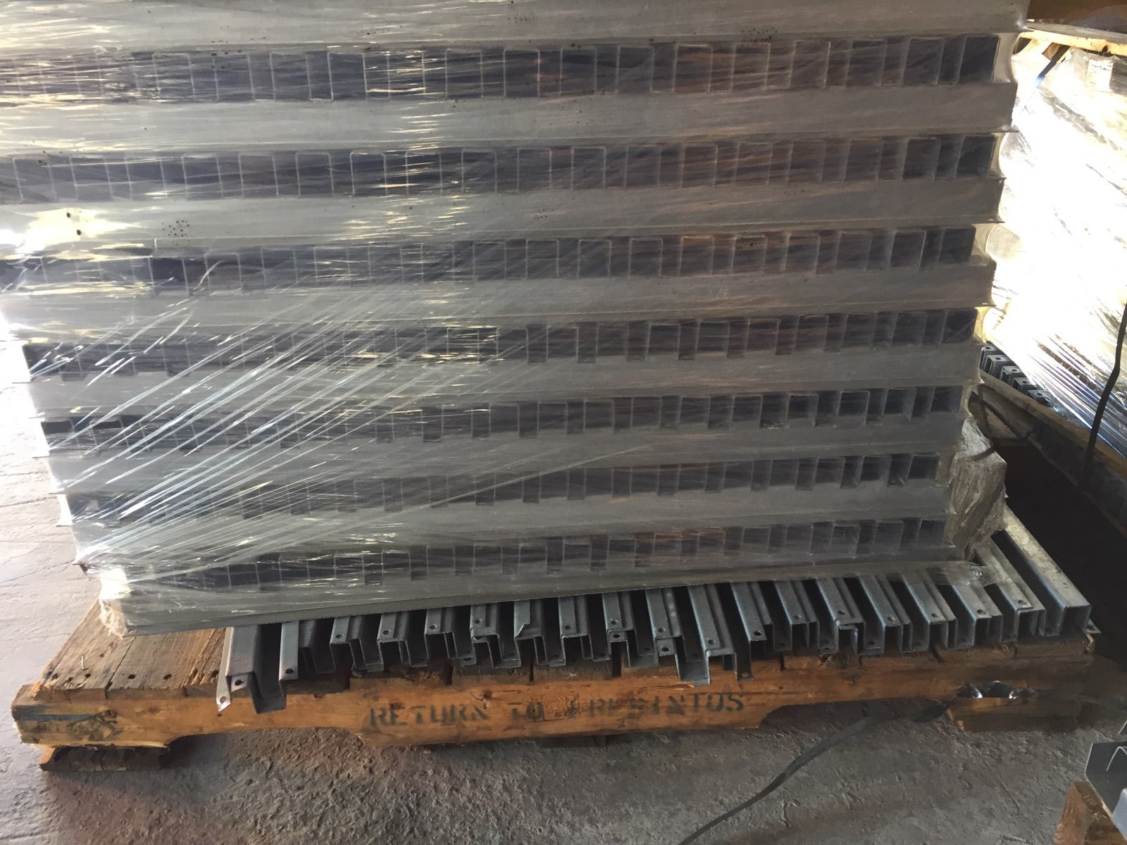 Pallet Rack pallet supports  (qty 5,000 DROP IN STYLE)