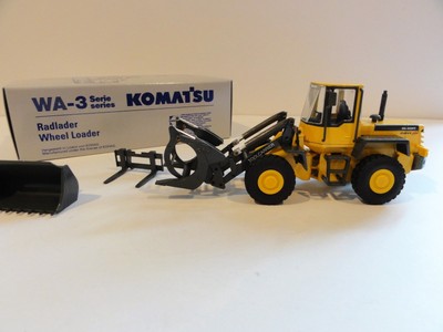 CONRAD 2434 KOMATSU WA 250 PT LOADER W/TOOLS AMERICAN VERSION 1:50 RARE