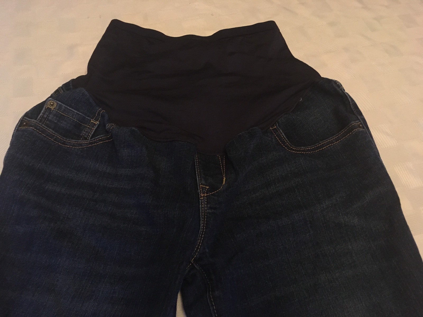 Old Navy Maternity Size 6 Cuffed Capri Jeans Pants Full Panel Excellent Shape!