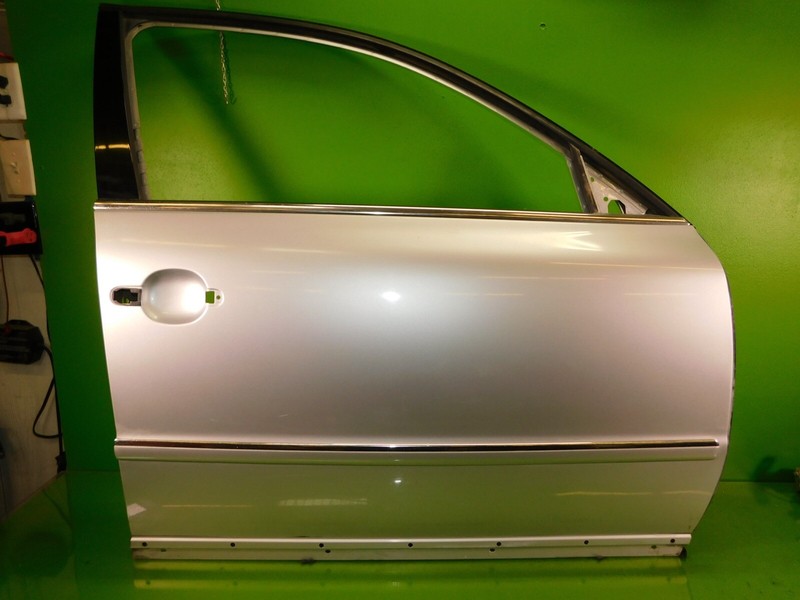 01-05 VW Passat GLX OEM passenger right front bare door sheel assembly silver