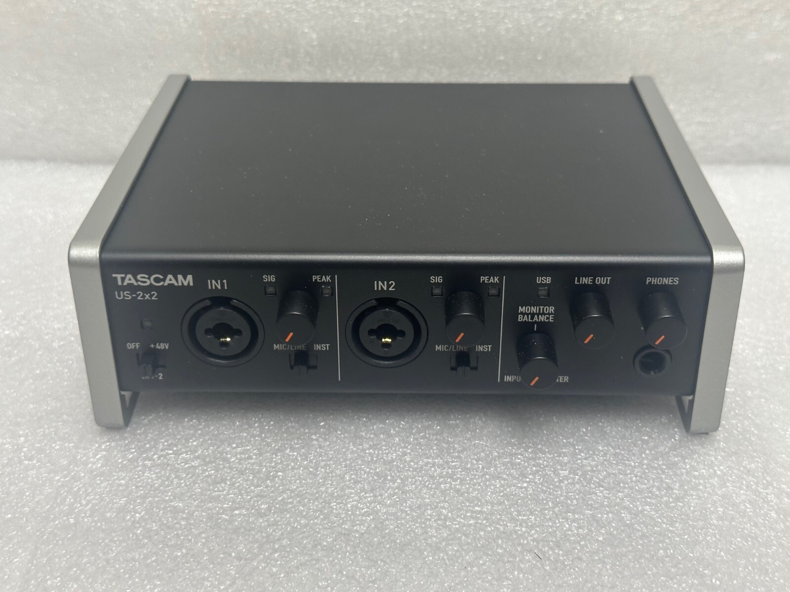 TASCAM US-2x2-SC USBオーディオインターフェース US-2x2 | USBオーディオ/MIDIインターフェース | TASCAM (日本)