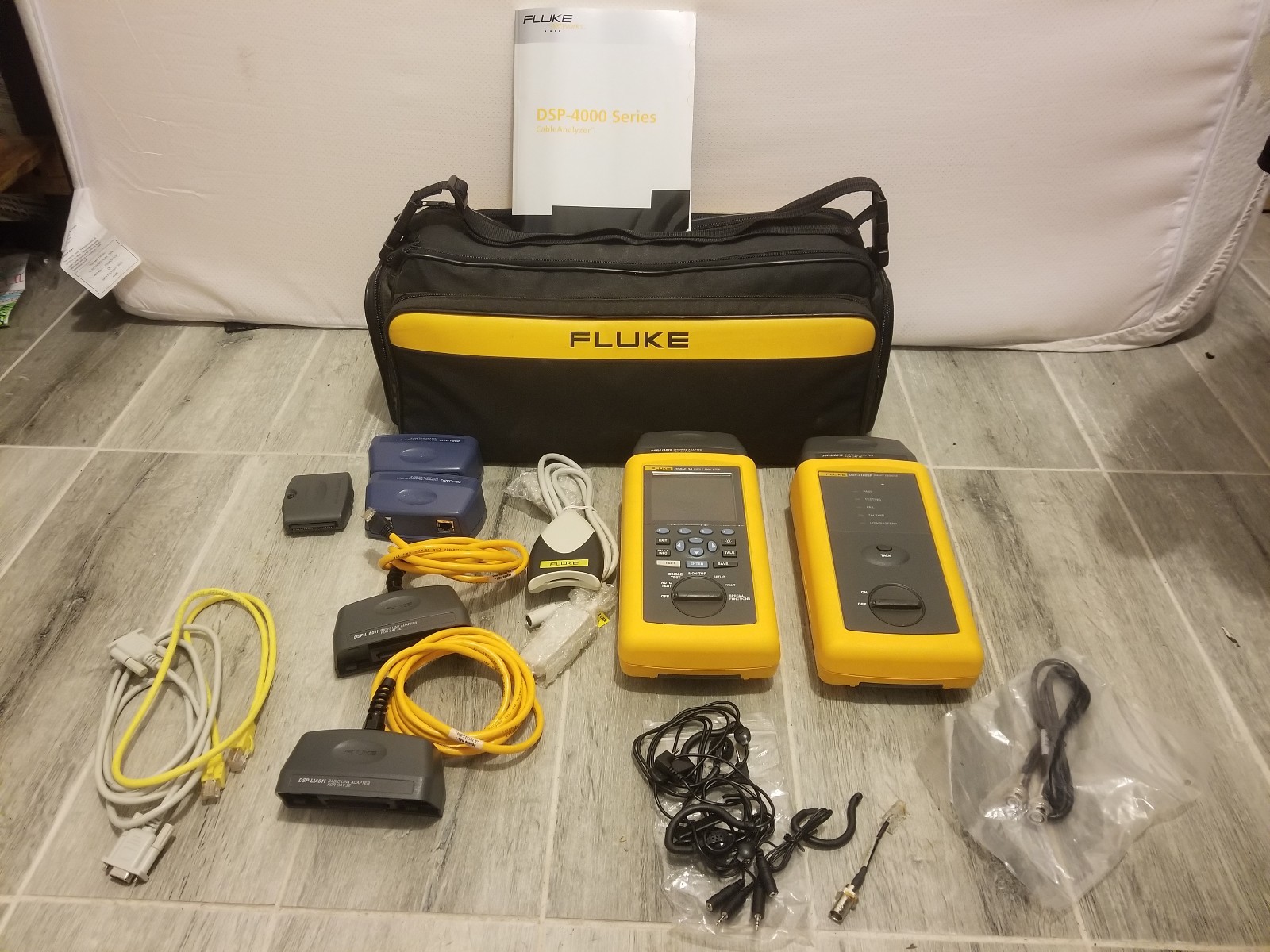 Fluke Networks DSP 4100SR Cable Tester Smart Remote Analyzer