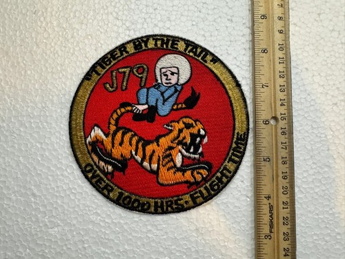 J79 TIGER BY THE TAIL パッチ Vintage USAF Patch - J79 - 1000 Flying Hours- Tiger By The