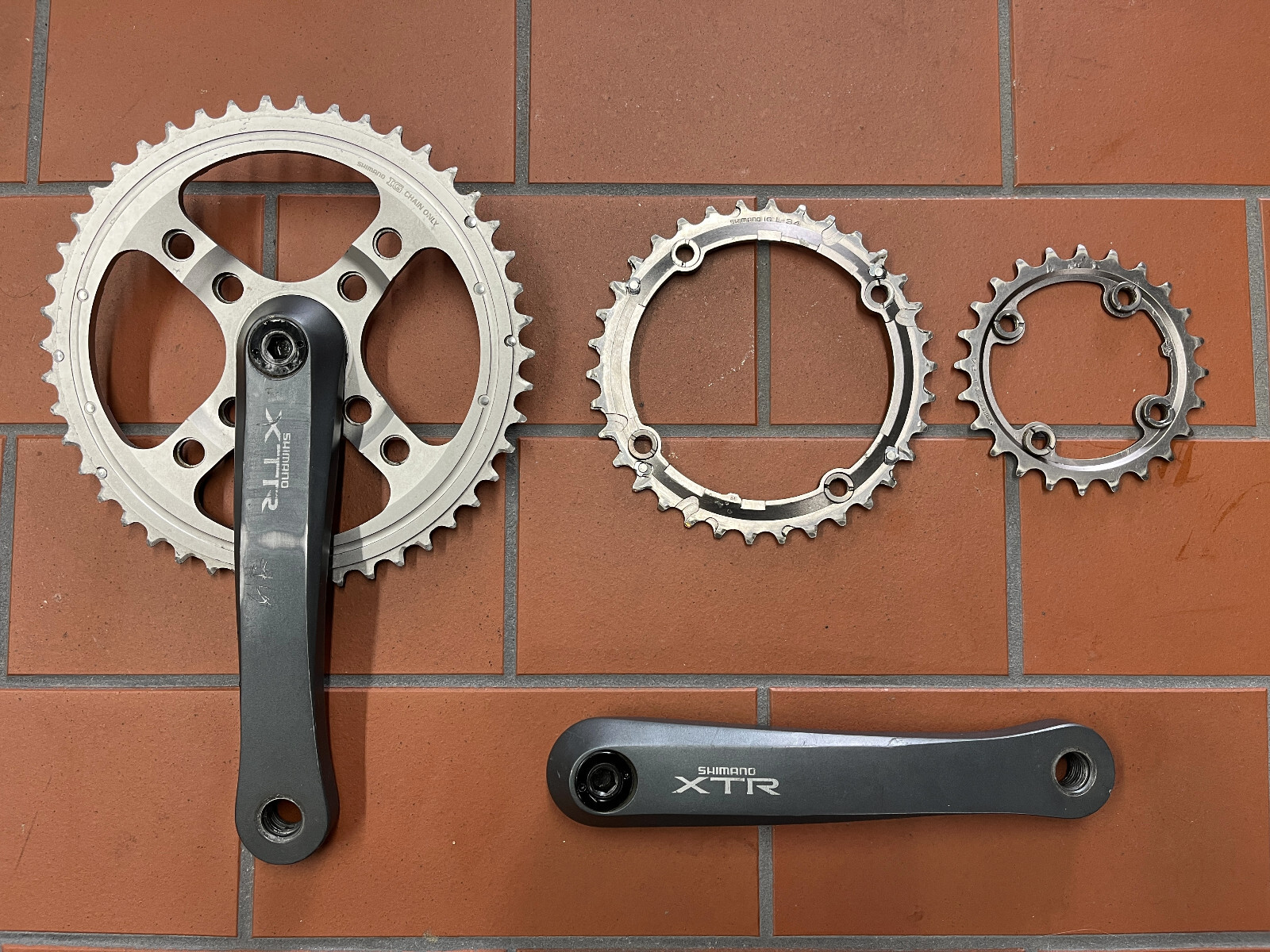 SHIMANO XTR FC-M952 クランクBBセット品!