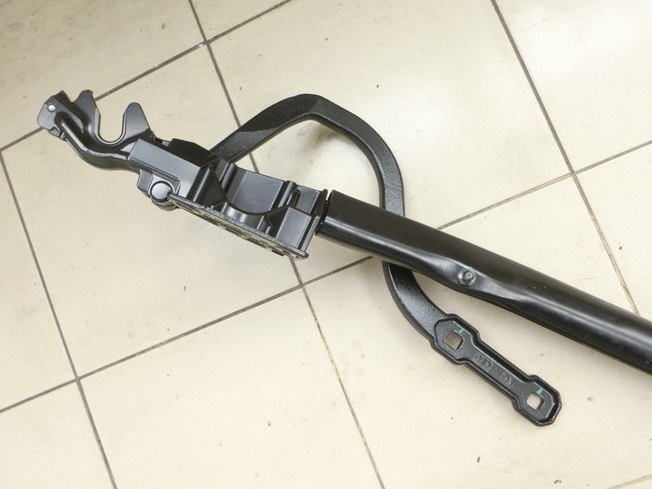 BMW E93 320i 07-13 Cabrio Scharnier für Verdeck Links Hinten BMW E93 320i 07-13 23.07.2007 3001715003 gebraucht Vorschau 6