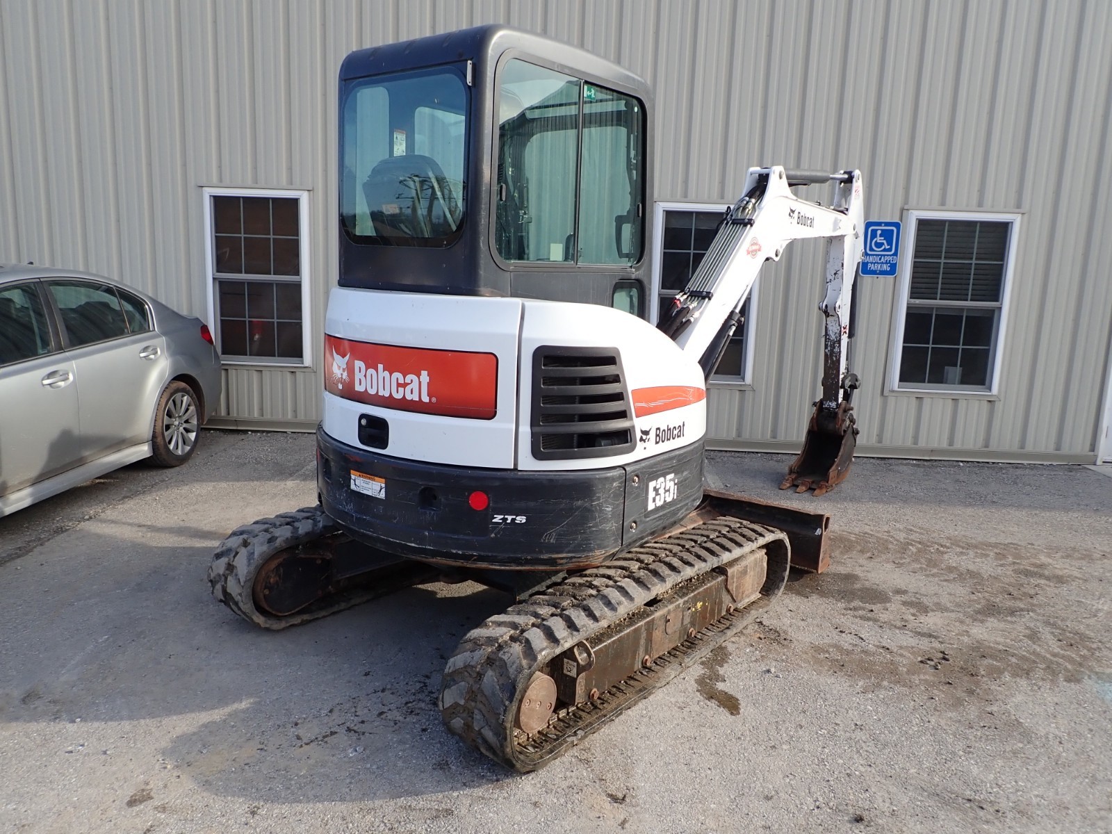 2015 BOBCAT E35I MINI EXCAVATOR, CAB, HEAT/AC, 2 SPEED, HYD. X-CHANGE, 3RD VALVE