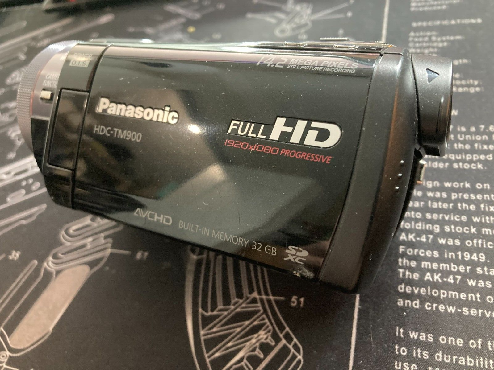 Panasonic HDC-TM900 HD Camcorder. 32GB Internal Memory HDC