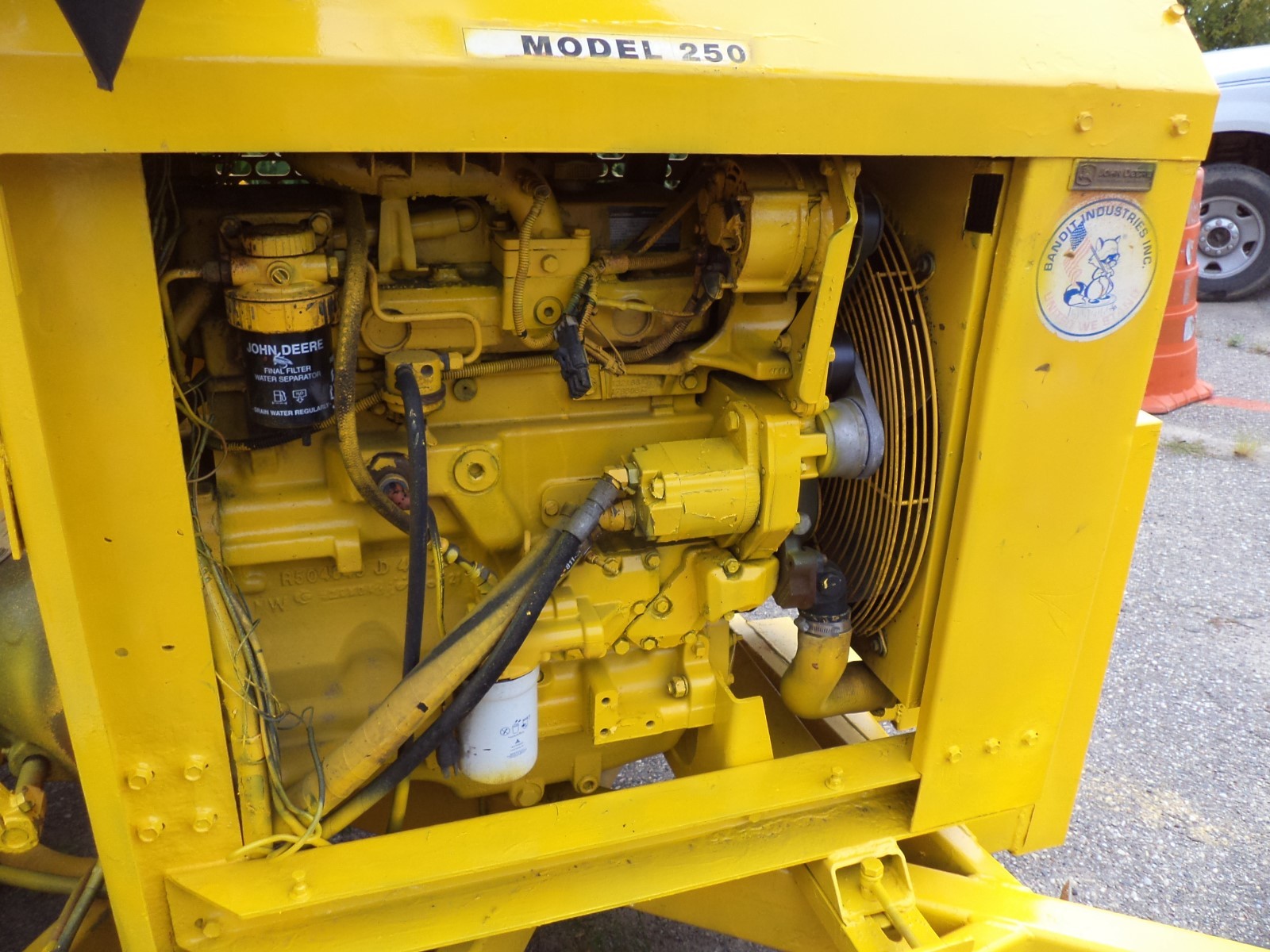 05 BRUSH BANDIT 250 xp CHIPPER    DIESEL HDY FEED ONE  QWNER!!!!