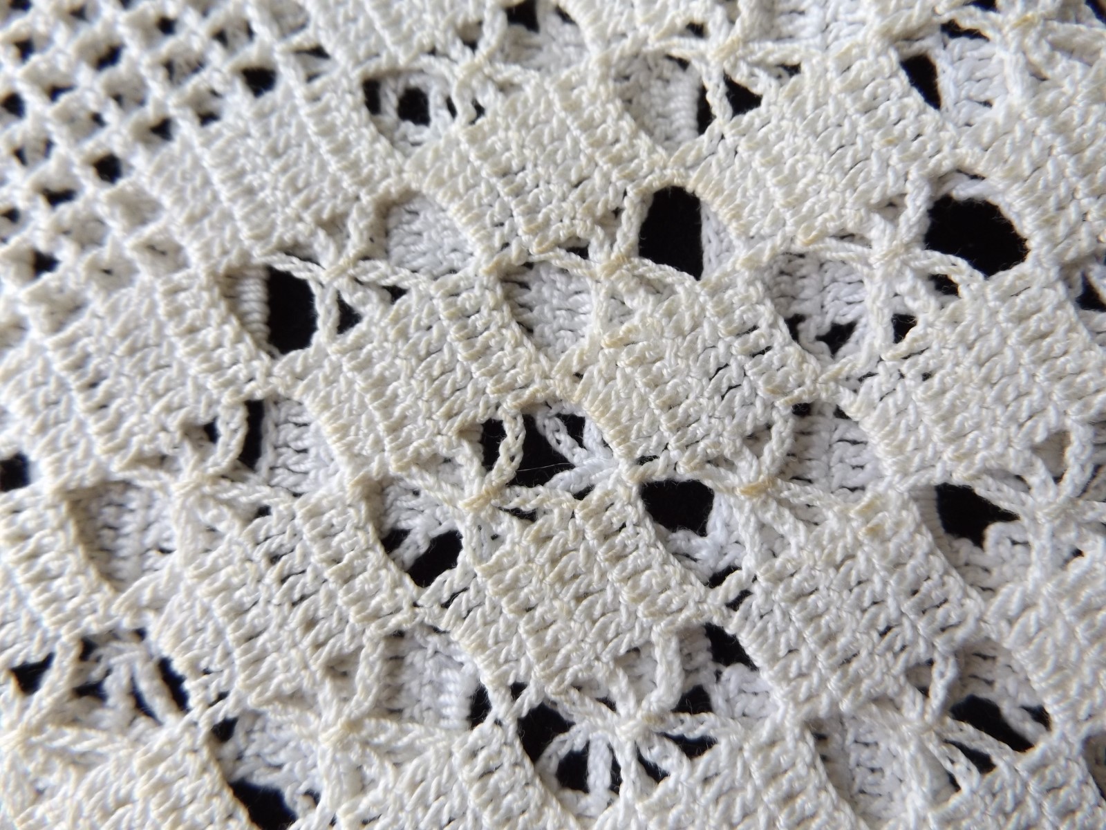 Vintage Hand Crochet White Cotton Doily   20