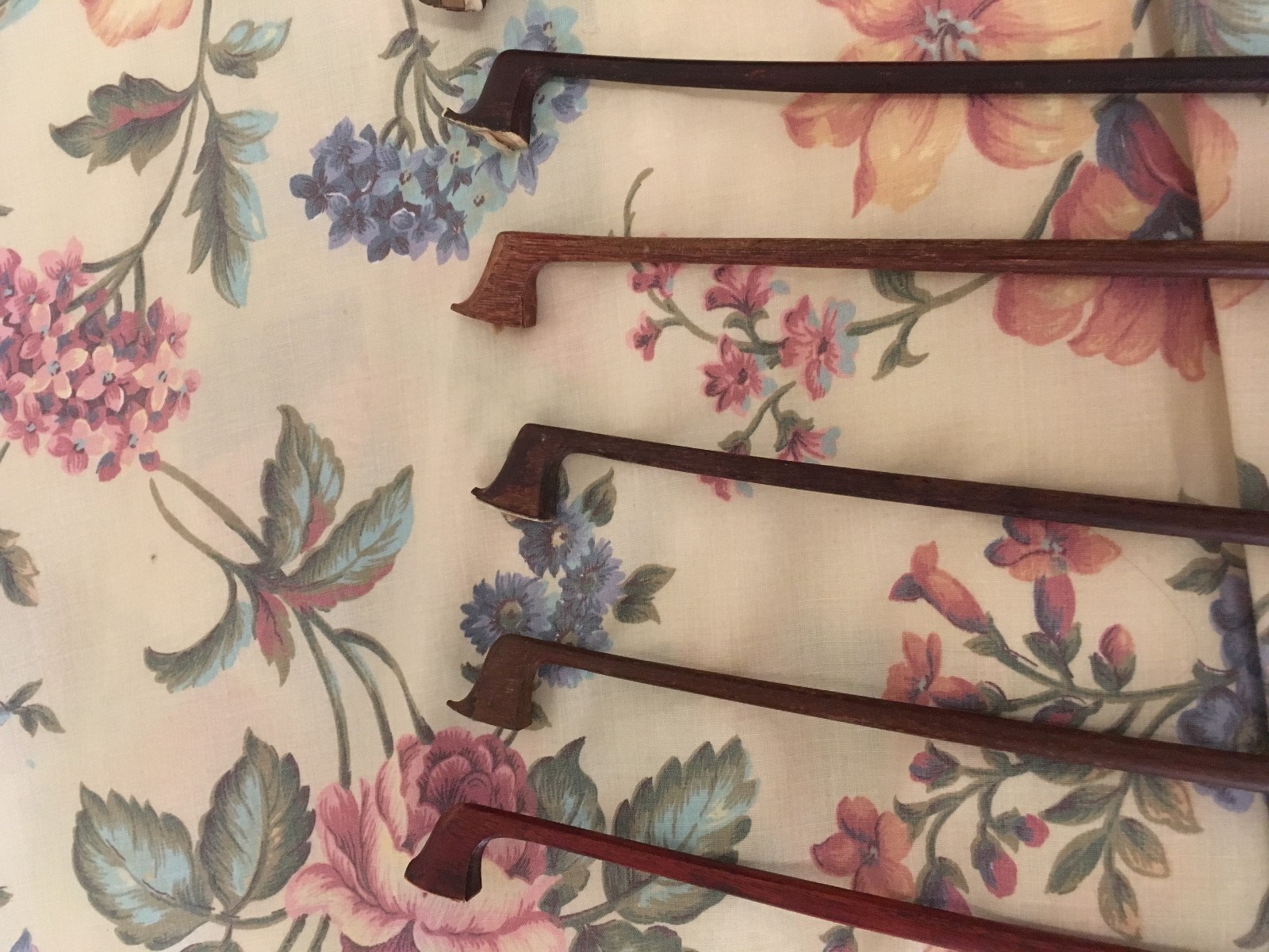 VIOLIN BOW JOB LOT-NINE 4/4 VIOLIN BOWS+ ONE 4/4 BASS BOW