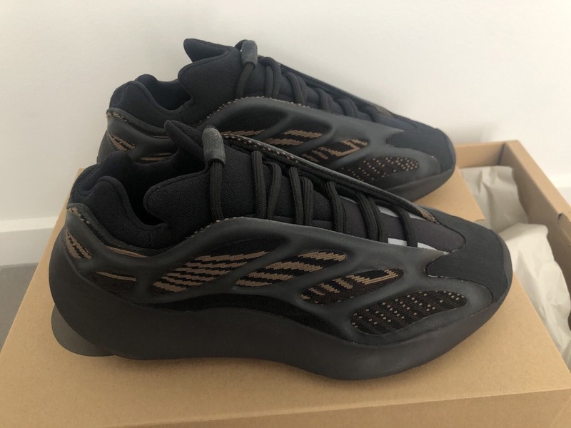 yeezy boost 700 clay