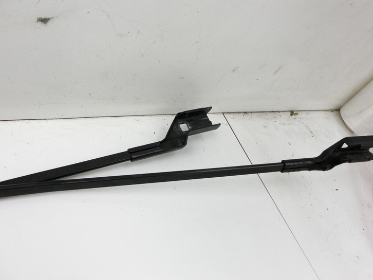 BMW 218i F45 14-18 2x Scheibenwischer Wischarm Vorne BMW 218i F45 14-18 17.07.2017 9464503 61619464503 gebraucht Vorschau 3