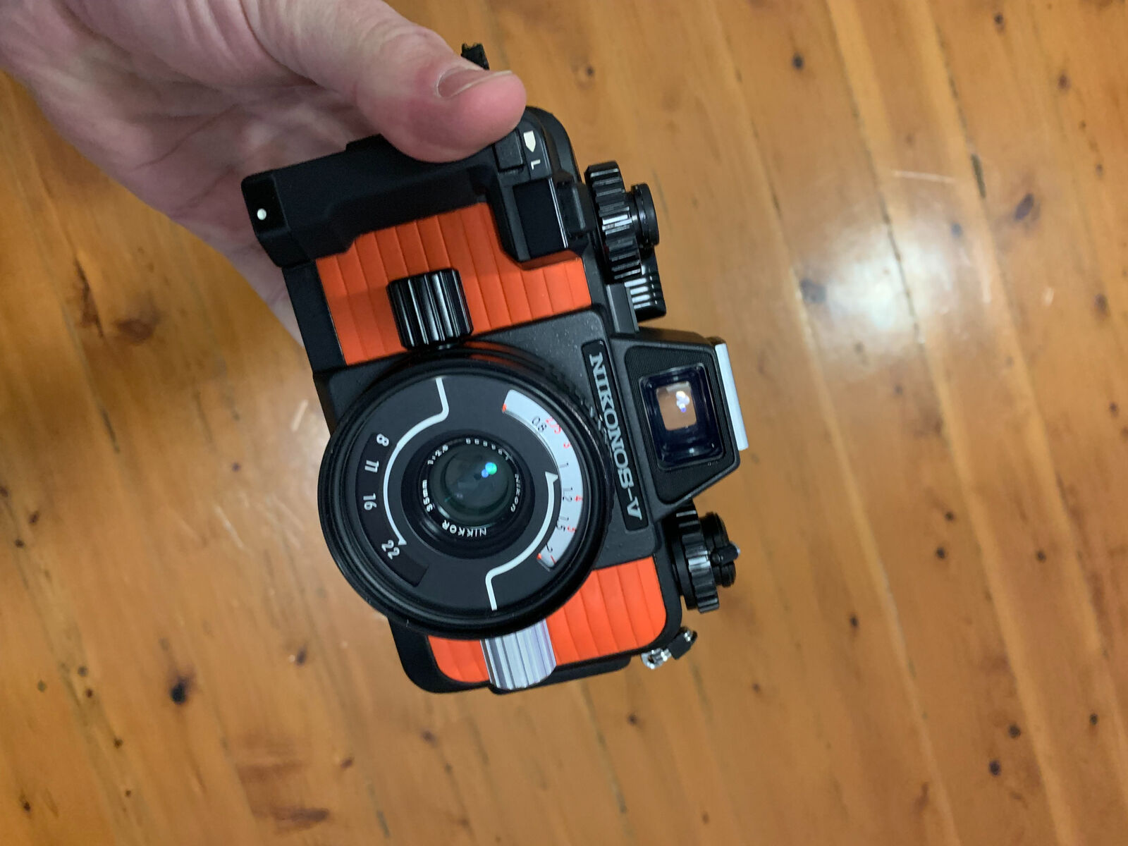 Nikon Nikonos V Orange Underwater Film Camera + 35mm + 28mm Nikon Nikonos V Orange Underwater Film Camera + 35mm + 28mm