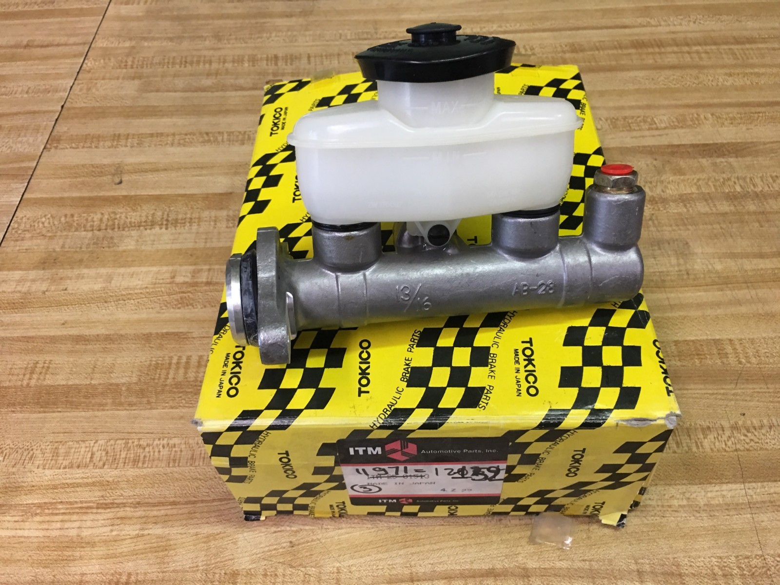 Japan Master Cylinder 47201-16080 Dorman M39557 fits TOYOTA Japan Master Cylinder 47201-16080 Dorman M39557 fits TOYOTA