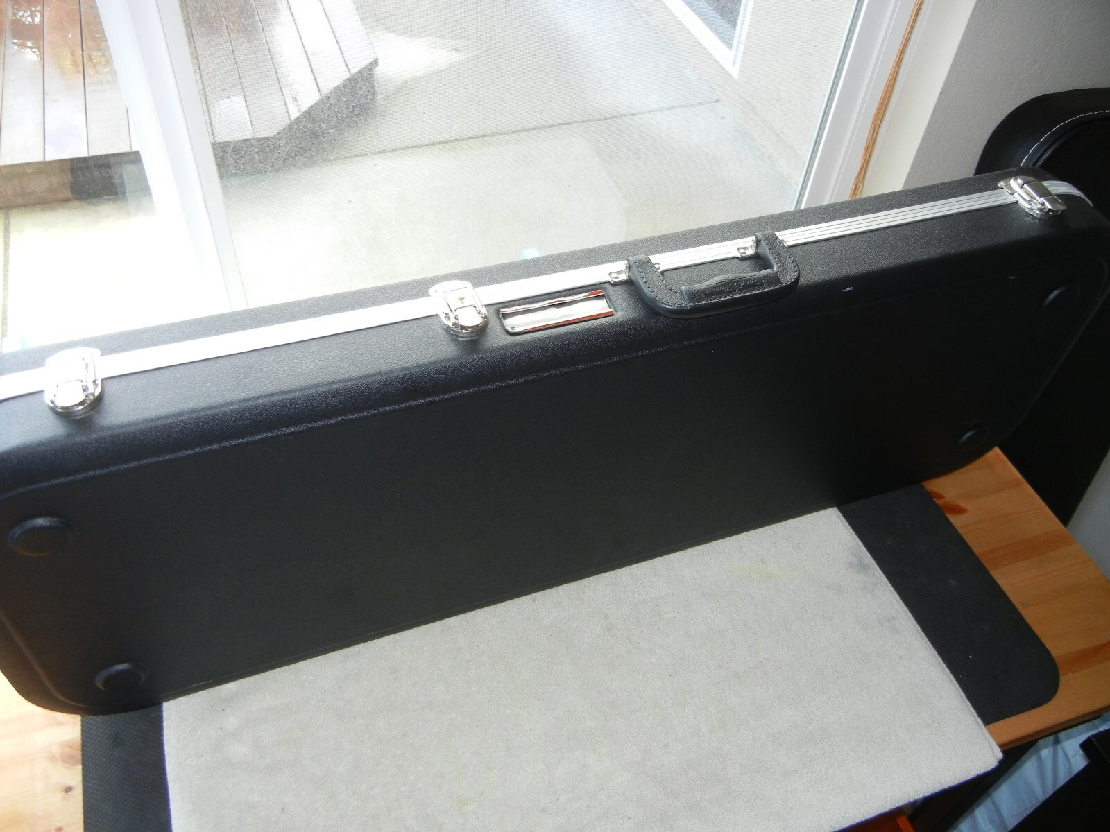 RoadRunner Molded BLACK Solid Body Electric Guitar HARDSHELL Case