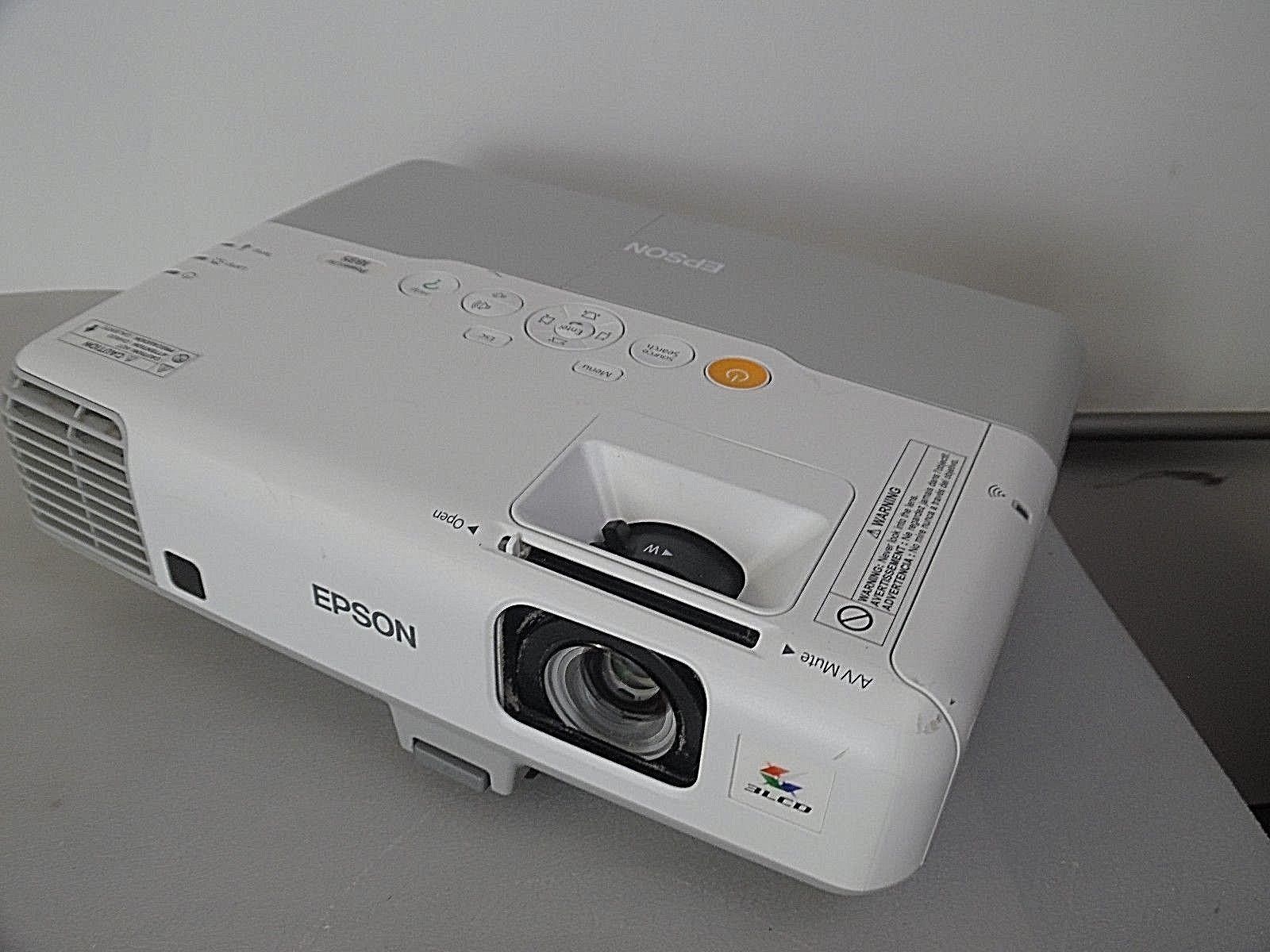 Epson PowerLite 1835 H389A 3 LCD XGA Projector 3500 Lumens W/ 284 Lamp  Hours |