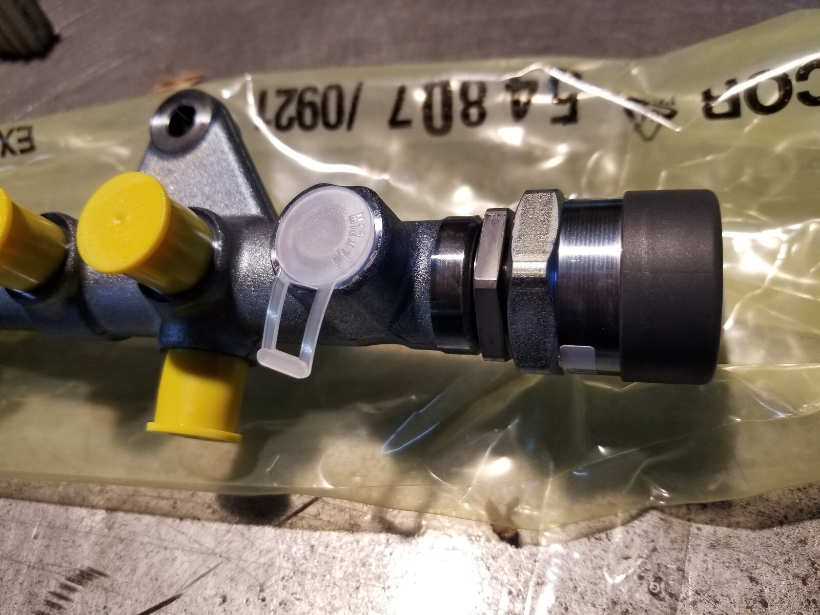 OEM Cummins Bosch 0445226167 5348915 Fuel Rail - Picture 5 of 11