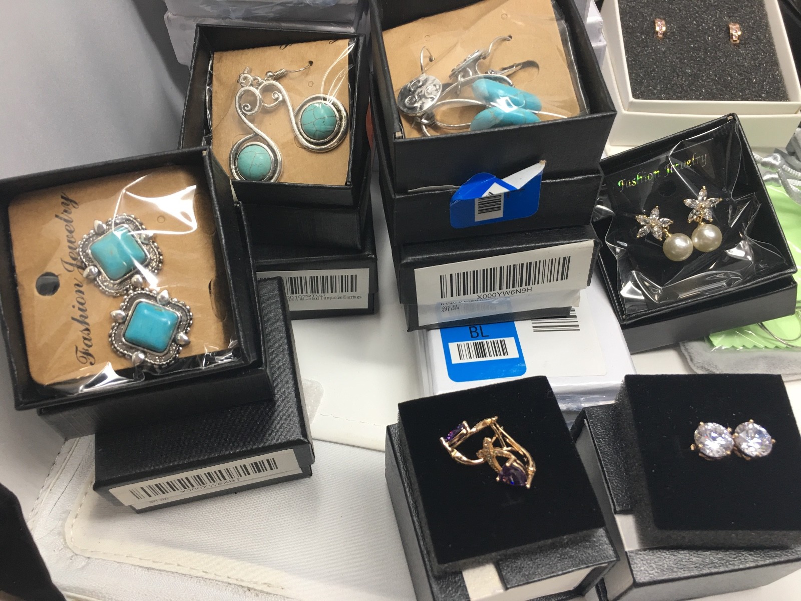 WHOLESALE LOT 250 PAIR EARRINGS----FREE SHIPPING