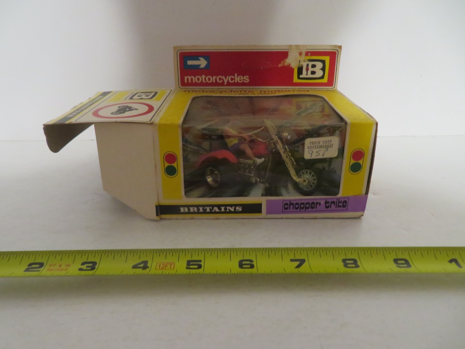 ミニカー BRITAINS MOTORCYCLE Chopper Trike Britains Motorcycles Chopper Trike with Rider #9675 1:32