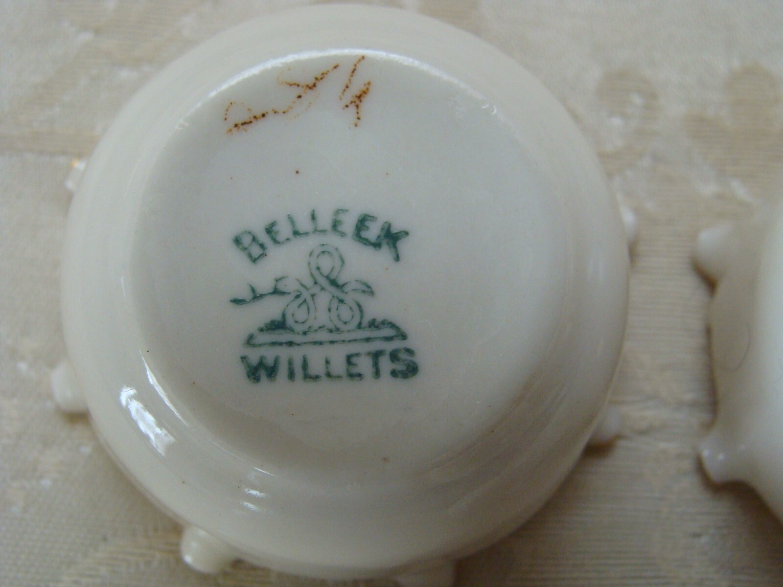 6 Willets BELLEEK Porcelain Open Salt Dip, Cellar, Dish w/Ruffled Gold Trim Rim
