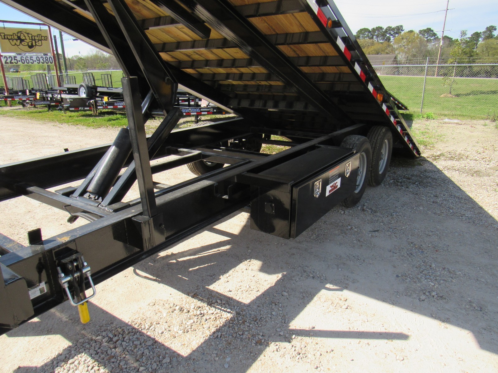 24' TILT--DECKOVER-TRAILER--LOAD TRAIL--BRAND NEW--POWER UP--POWER DOWN--2/7000